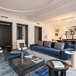 The Very Central Location Allows You To Go Everywhere In Paris In 30 Minutes